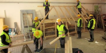 Kaldkatuse õpe Haapsalu kutsehariduskeskuses. Katuse- ja fassaadimeistrite liit.