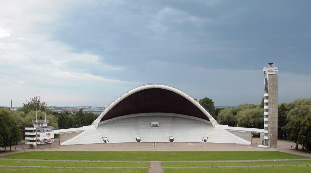 Tallinna lauluväljak, 100 ehitist.