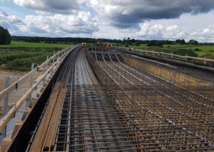 Tallinna-Tartu maantee Ardu-Võõbu teelõigu Mustla viadukti armatuur ja raketis. Foto: GRK Infra AS