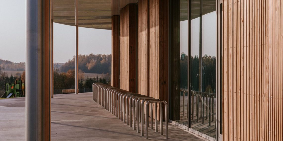 Eelistati voogavaid vorme ja kombineeriti eri materjale. Fotod: Aasta betoonehitis