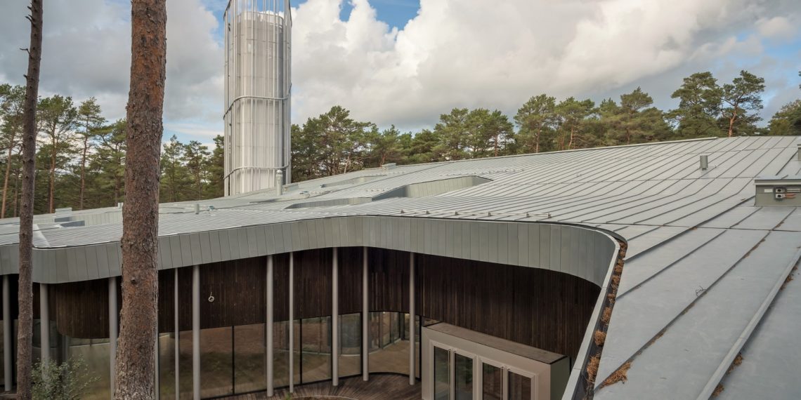 Arvo Pärdi Keskus Laulasmaal tõi Aasta Ehitaja 2018 tiitli Jaano Tootsile Ehitustrust AS-ist. Foto: Raul Mee