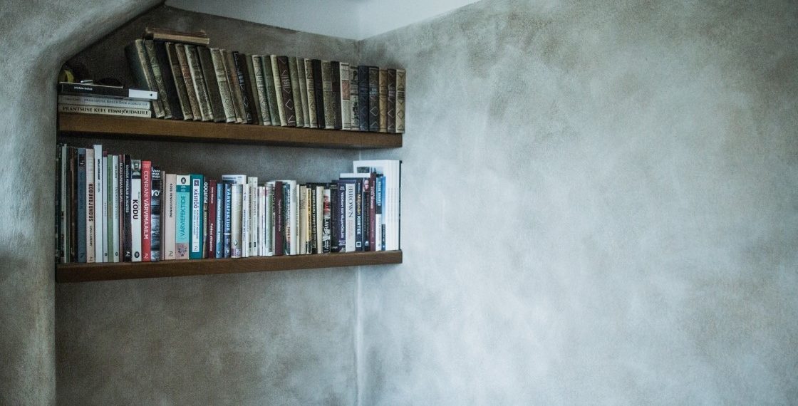 Pronkslasuuriga (kaseiinlasuur) kaetud savikrohv, täpsemalt peenviimistluskrohv terafraktsiooniga 0–1 mm. Foto: tootja