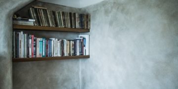 Pronkslasuuriga (kaseiinlasuur) kaetud savikrohv, täpsemalt peenviimistluskrohv terafraktsiooniga 0–1 mm. Foto: tootja