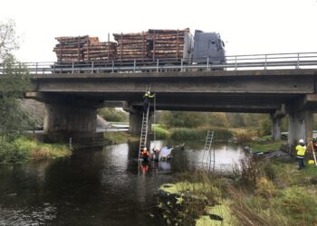 Raskeveokite mõju sildadele. Fotod: Martti Kiisa ja Taivo Kurg