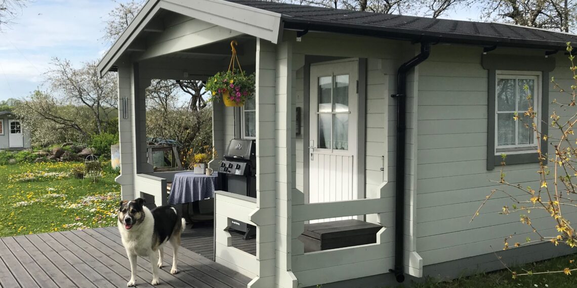 Aiamaja ostmine. Aiamaju võib olla ka mitu, Kõik oleneb pere vajadustest ja krundi suurusest Foto: Ants Uus