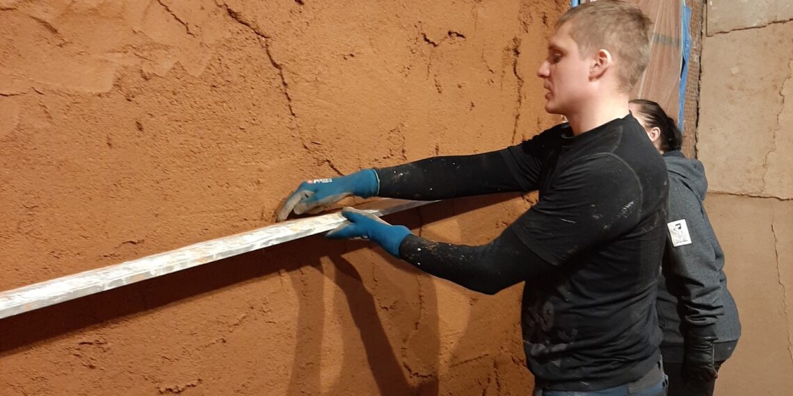 Tule Moostesse ökoehitust katsetama