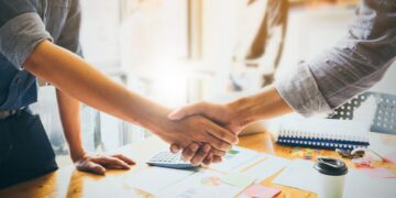 Servituut. Ehitusettevõtjate liidu pöördumine töövõtjate ja tellijate poole naasmiseks tasakaalus peatöövõtu lepingute sõlmimise juurde. Foto: Shutterstock