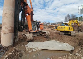 Tööihutusest ehituses. Masinate äravajumine või ümberminek on probleem - aluse tugevus jäetakse pahatihti tähelepanu alt välja ja nii õnnetuse risk kui varaline kahju on suur. Foto: Martin Vaga