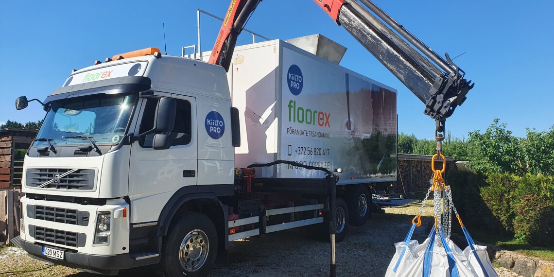 Betoonpõrandate tasanamine. Betoonpõrandate ületasandamine. Kiilto ja Floorex pakuvad ehitusobjektile kohale tuleva veoauto näol kiiret ja mugavat mobiilse pumpamissüsteemiteenust betoonpõrandate tasandamiseks. Kuivsegu on kaasas „big bag“ pakendites ja tekitab nii minimaalselt jäätmeid.