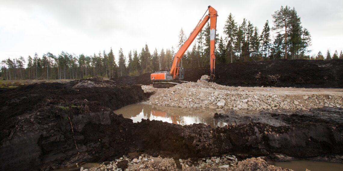 Annast Mäoni ehitatakse uus lõik osaliselt praegusest maanteest vasakule ja osaliselt kattub tee praeguse trassiga. Teedeehitus vajab riigipoolset pikka plaani ja stabiilset rahastust. Foto: Julia-Maria Linna