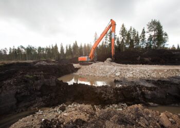 Annast Mäoni ehitatakse uus lõik osaliselt praegusest maanteest vasakule ja osaliselt kattub tee praeguse trassiga. Teedeehitus vajab riigipoolset pikka plaani ja stabiilset rahastust. Foto: Julia-Maria Linna