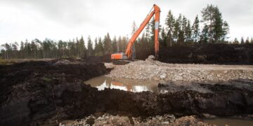 Annast Mäoni ehitatakse uus lõik osaliselt praegusest maanteest vasakule ja osaliselt kattub tee praeguse trassiga. Teedeehitus vajab riigipoolset pikka plaani ja stabiilset rahastust. Foto: Julia-Maria Linna