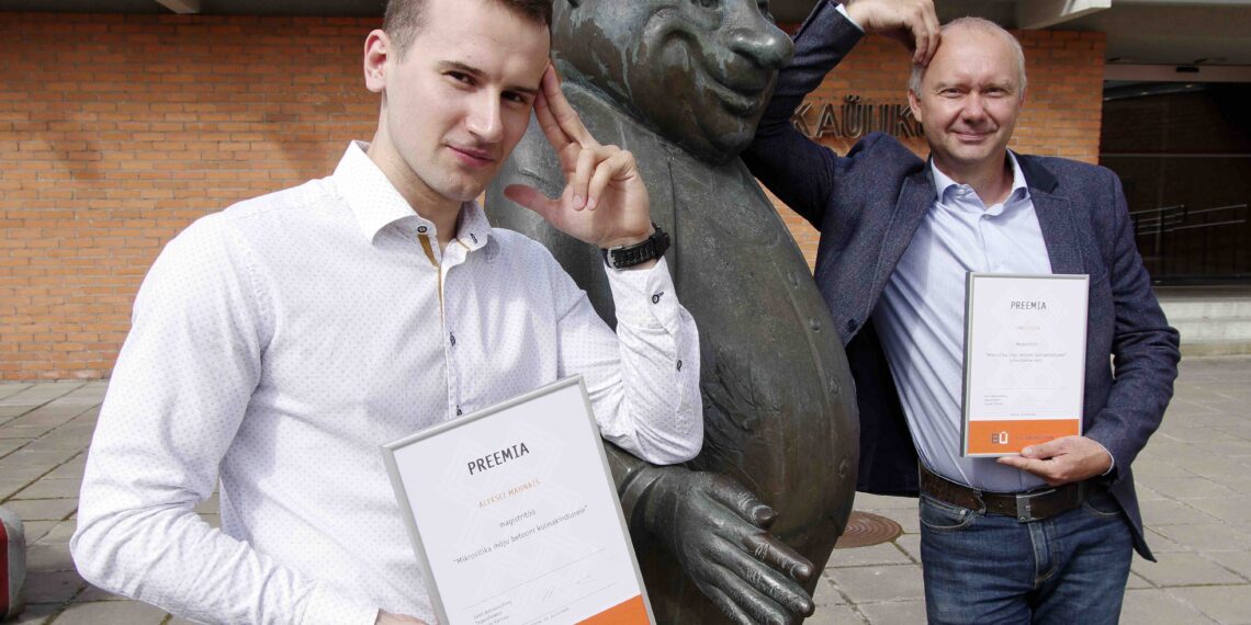 Eesti Betooniühingu 2020. aasta üliõpilaspreemia sai Aleksei Mahnatš Tallinna Tehnikaülikooli inseneriteaduskonna ehituse ja arhitektuuri instituudi magistritöö eest „Mikrosilika mõju betooni külmakindlusele”, paremal juhendaja lektor Tanel Tuisk. Betooniühing kuulutas välja 2021. aasta üliõpilastööde konkursi.