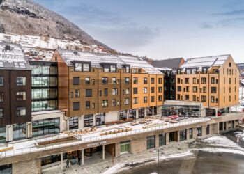 Puitmajatootjad jätkuvalt tublid eksportijad. Hotell-konverentsikeskus Norras, Kodumaja AS (aasta tehasemaja konkursi üldvõitja ja parim avalik hoone), Foto: Clements Photography