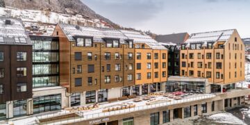 Puitmajatootjad jätkuvalt tublid eksportijad. Hotell-konverentsikeskus Norras, Kodumaja AS (aasta tehasemaja konkursi üldvõitja ja parim avalik hoone), Foto: Clements Photography