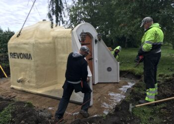Eeltööd tehtud ja väiksem kelder pannakse paika mõne tunniga. Fotod: Ants Uus