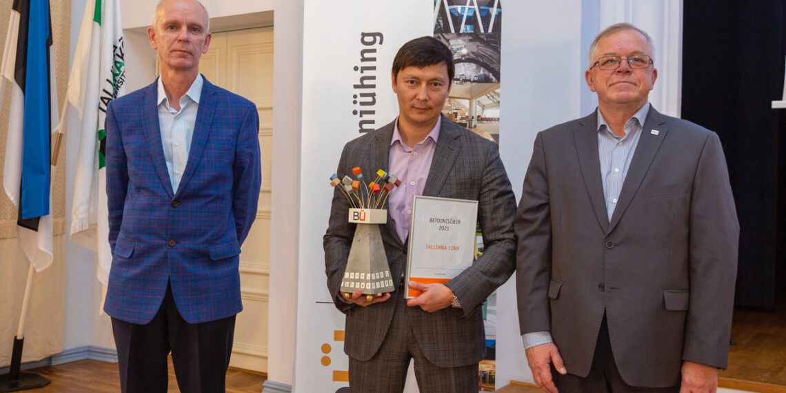 Betoonisõber 2021 on Tallinna linnavalitsus. „Betoonisõber 2021” aunimetus kuulutati välja 20. oktoobril 2021 Betooni Tehnoloogiapäeval Tallinna Tehnikakõrgkoolis.. Foto: Eesti Betooniühing