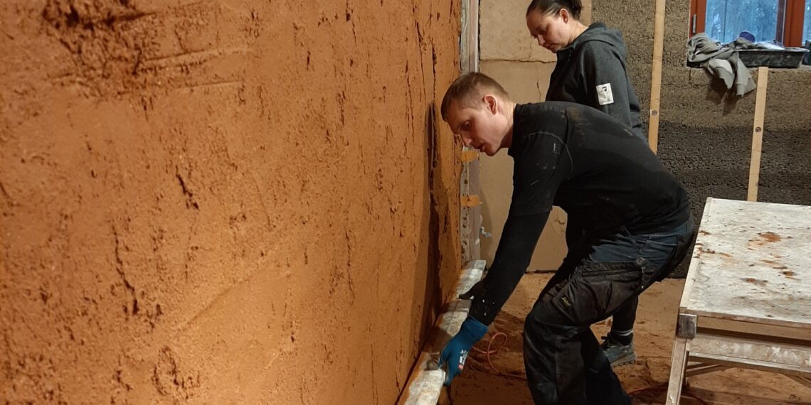 Savikrohv. Savikrohvikoolitus Moostes Eestimaaehituse kompetentsikeskuses.