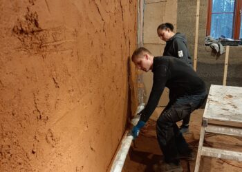 Savikrohv. Savikrohvikoolitus Moostes Eestimaaehituse kompetentsikeskuses.