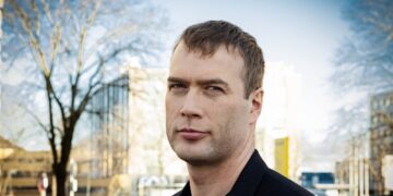 Uut tööd alustades tutvub Ahti Kala alustuseks projektiga põhjalikult, et leida üles võimalikud murekohad. Süvenemisvõime ja oskus hoida protsesse kontrolli all tõid talle ka aasta ehitaja tiitli. Foto: Meeli Küttim