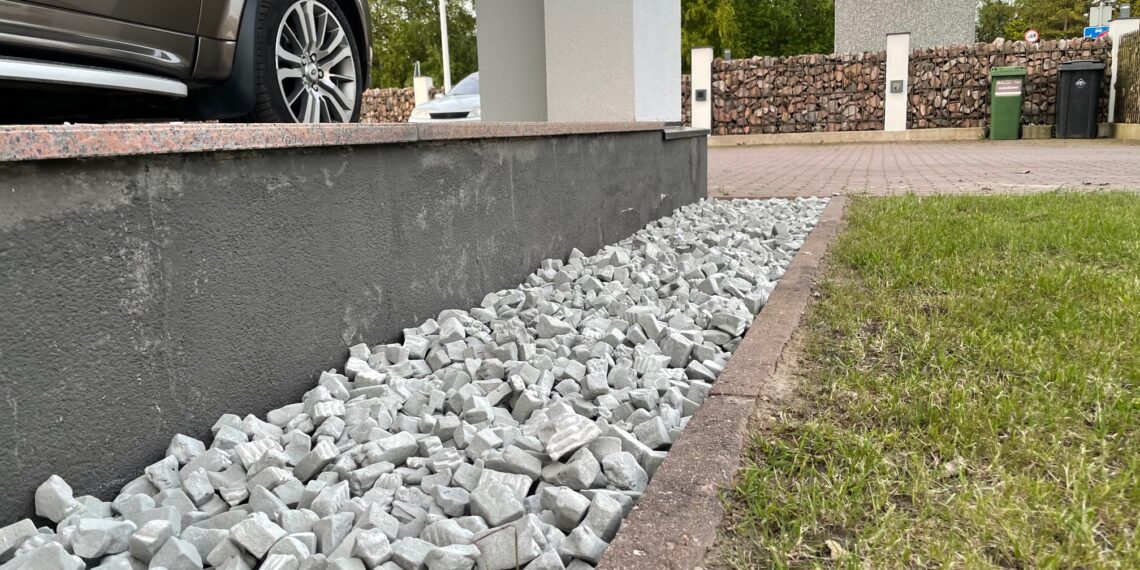 Klaasijäätmetest kergkillustiku mitmekülgsed kasutuskohad: drenaažina, taristuobjektidel, katusaedades soojustus- materjalina. Foto: Green Gravels OÜ