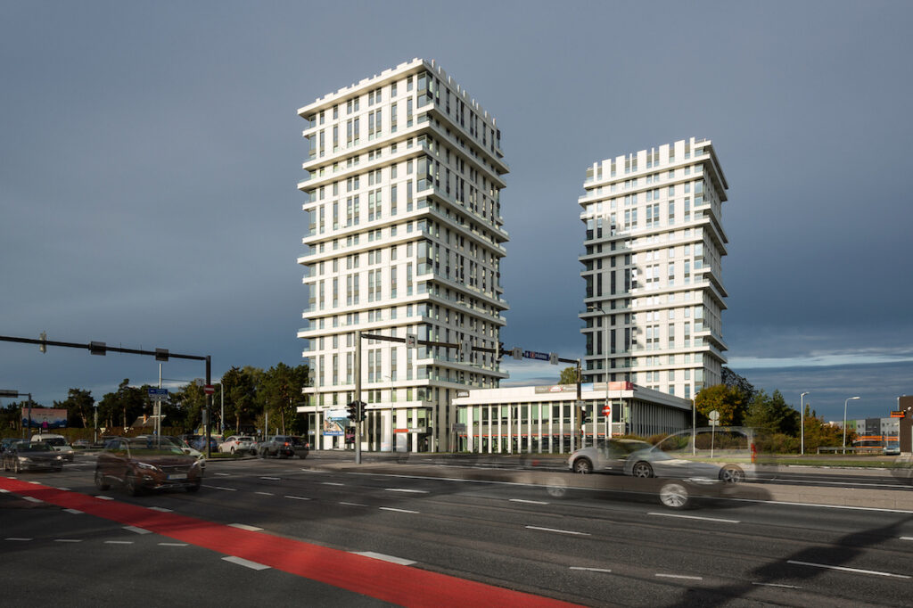 Aasta betoonehitis 2022 konkurss. Järve tornid, äripindadega korterelamud, Järve 2, Tallinn