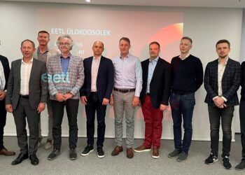 Meelis Einstein jätkab juhatuses, kuid andis liidu juhtimise teatepulga üle Saint-Gobain Eesti AS-i tegevjuhile Mart Arrole. Foto: Eesti Ehitusmaterjalide Tootjate Liit