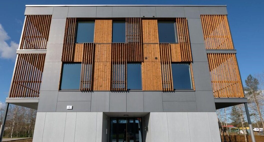 Timbeco puitelementidest kortermaja Sakus. Foto: Timbeco