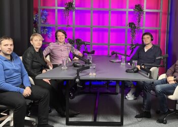 Digitaalehituse klastri taskuhäälingu seitsmenda episoodi külalised on Urmas Alber Rail Balticast, Kaur Tuli Wenture OÜ-st, Hendrik Park TalTechist ning Kaia Kirs Reminet OÜ-st . Saadet juhib Kliimaministeeriumi digiehituse valdkonna juht Jaan Saar.