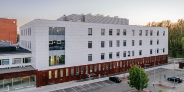 Maarjamõisa meditsiinilinnaku tööga on aasta ehitaja nominendid Nordecon AS ehitusjuht Rauno Rausk ja Embach Ehitus OÜ ehitusjuht Ain Rebane. Foto: Timo Arbeiter