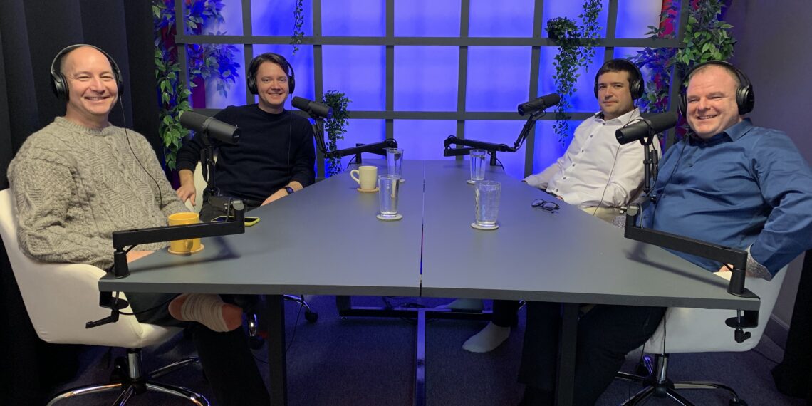 Digitaalehituse klastri taskuhäälingu episoodi külalised on rahvusvahelise taustaga. Külas on Leo O Neil HML Project Managementist, Calum Cameron Edasi Labsist ning Martin Pajuväli HML Project Managementist. Saadet juhib Jaan Saar.