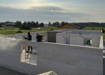 Nõo alevikku kerkisid A-energiaklassiga lihtsad ja kättesaadava hinnatasemega kivimajad, mille ehitamisel kasutati bauroc CLASSIC plokke. Foto: Bauroc
