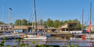 Aasta puitehitis 2024 konkursi võitja Kalevi jahtklubi sadamahoone ellinguga.