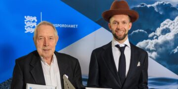 Aadu Lassi nimelise teedevaldkonna auhinna pälvisid Robert Sinikas ja Vaabo Annus. Foto: Karli Saul / Transpordiamet