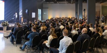 Konverents „Ehitus2025+: Kas uus või vana?“ tõi otsustajad ühe laua taha. Foto: Meeli Küttim