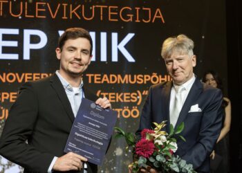 Digiehituse tulevikutegija 2024 Joosep Viik tiitlit vastuvõtmas. Foto: Meeli Küttim