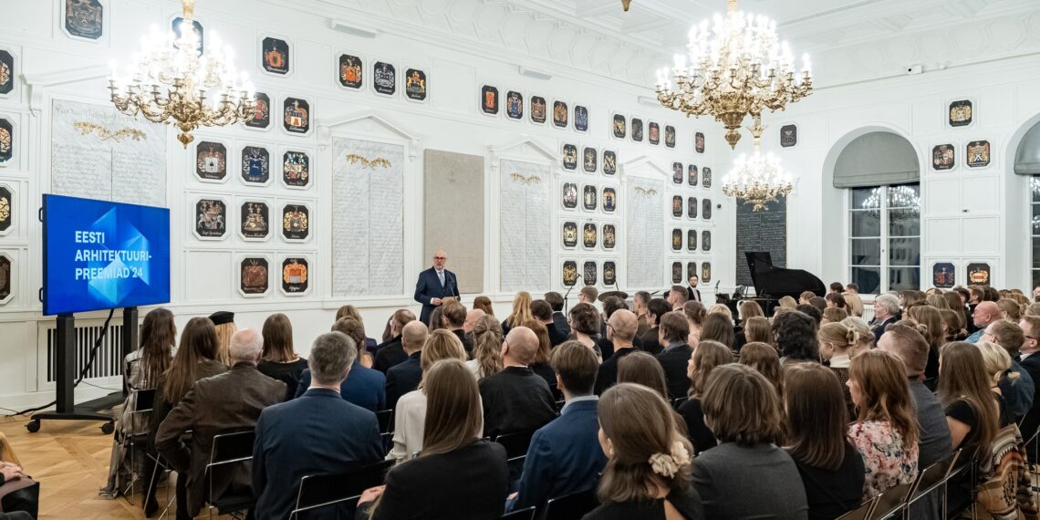 President Karis arhitektuurpreemiate üleandmisel. Foto: Aron Urb/Eesti Arhitektuuripreemiad