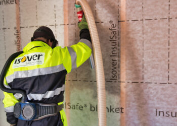 ISOVER InsulSafe® Wall süsteem võimaldab kiiret ja täpset paigaldust ka keerukates karkasskonstruktsioonides. Foto: tootja