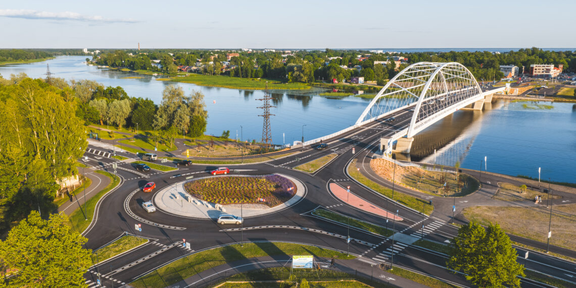 Pärnu uus sild on Eesti pikima, 140-meetrise sildeavaga sild. Foto: Kaupo Kalda