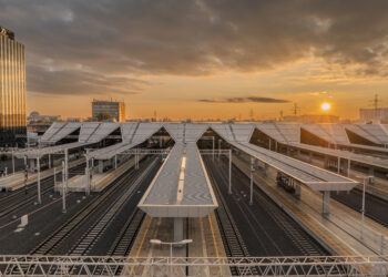 Warszawa Zachodnia, Poola suurim raudteesõlm.