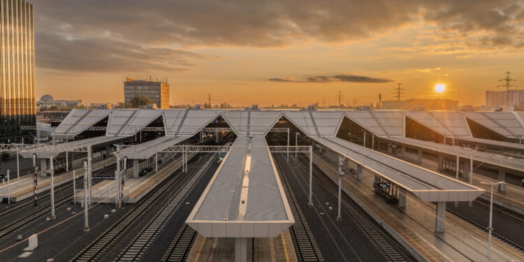 Warszawa Zachodnia, Poola suurim raudteesõlm.