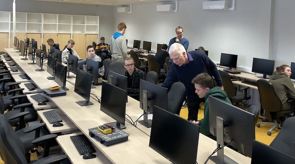 Pärnu Koidula gümnaasiumist on viimase kümnendi jooksul saanud üks olulisemaid koole, kust noored suunduvad tehnikaerialadele õppima.