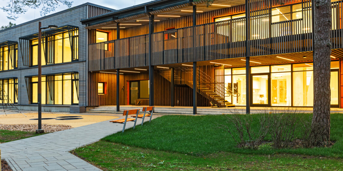 Männimudila lasteaia arhitektuur ja kasutatud materjalid loovad sooja ja sõbraliku miljöö. Foto: aasta ehitaja konkurss