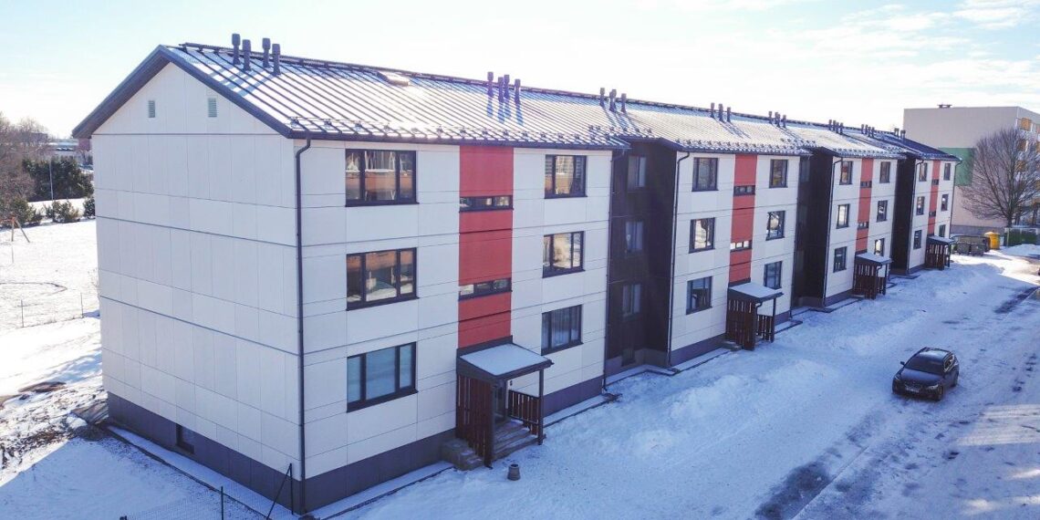 Saue kortermaja pärast renoveerimist, mille Timbeco tegi tehases toodetud detailidega. Laserskaneerimist kasutamata ei oleks sellise renoveerimismeetodi kasutamine võimalik olnud. Fotod: Timbeco Woodhouse