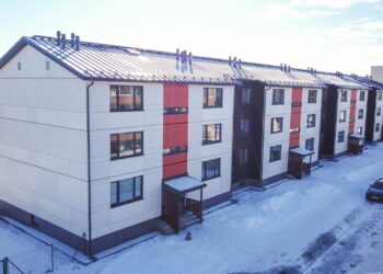 Saue kortermaja pärast renoveerimist, mille Timbeco tegi tehases toodetud detailidega. Laserskaneerimist kasutamata ei oleks sellise renoveerimismeetodi kasutamine võimalik olnud. Fotod: Timbeco Woodhouse