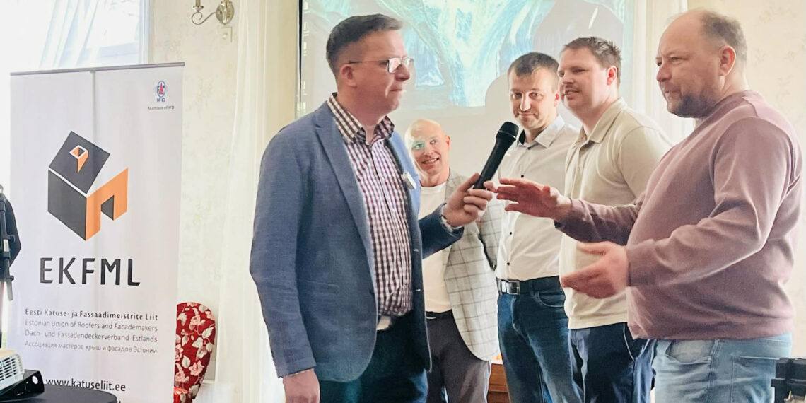 Hetk üldkoosolekult: Marko Ponder osalistele sõna andmas. Foto: EKFML